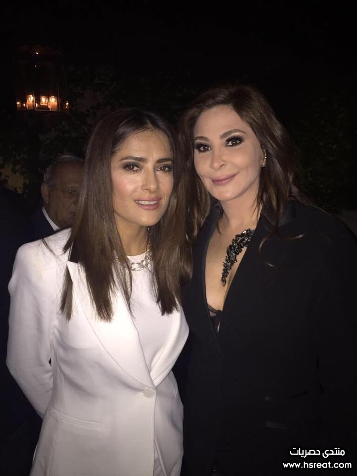 الفنانة اليسا مع الفنانة سلمى حايك.jpg