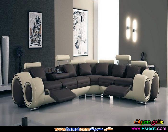تصميم عصري مودرن لركنة بني في بيج.jpg