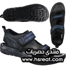 صندل مفتوح اسود فى ازرق.jpg
