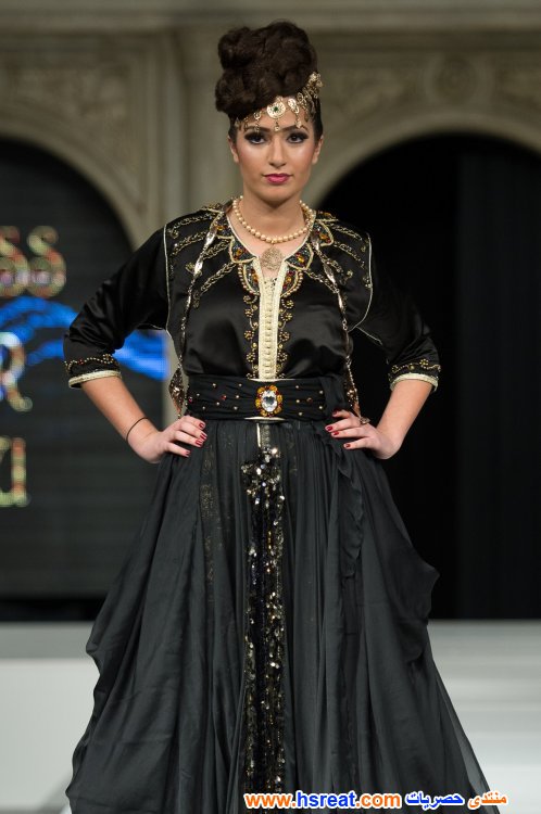 عبايات-سواريه-اسود--3.jpg