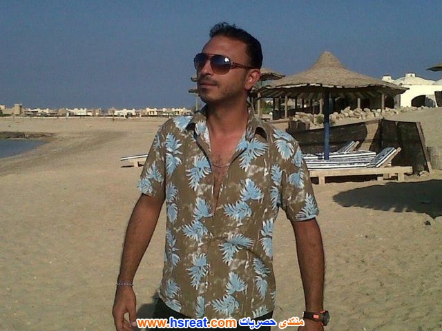 محمود-عزت-3.jpg