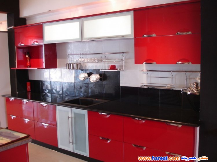 مطابخ-باللون-الأحمر-والاسود-5.jpg