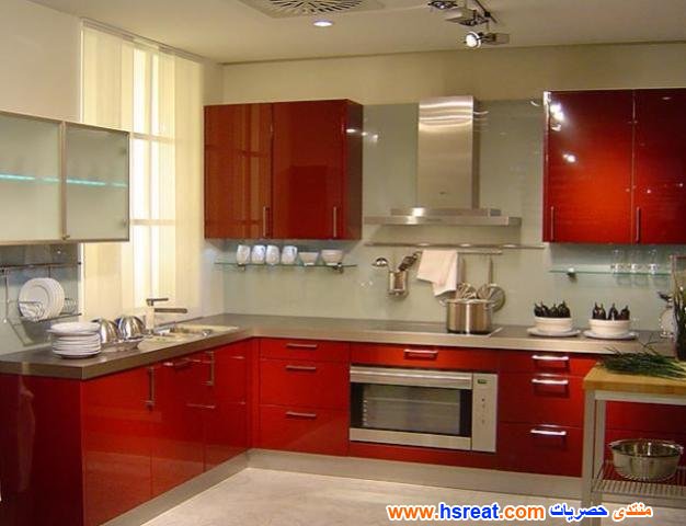 مطابخ-ضيقة-حمراء-4.jpg