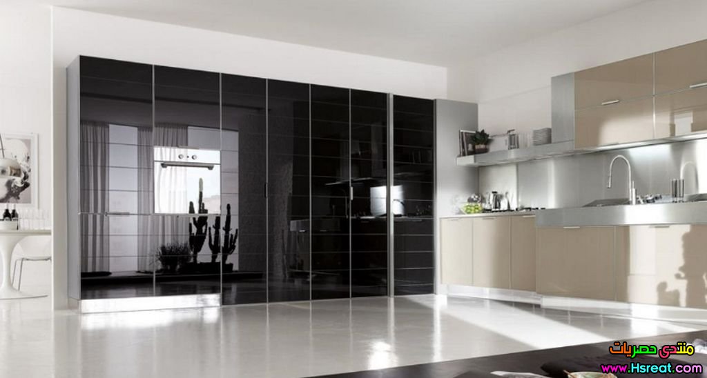 antique-chic-kitchen-decor-with-aluminum-finish-door-frame.jpg