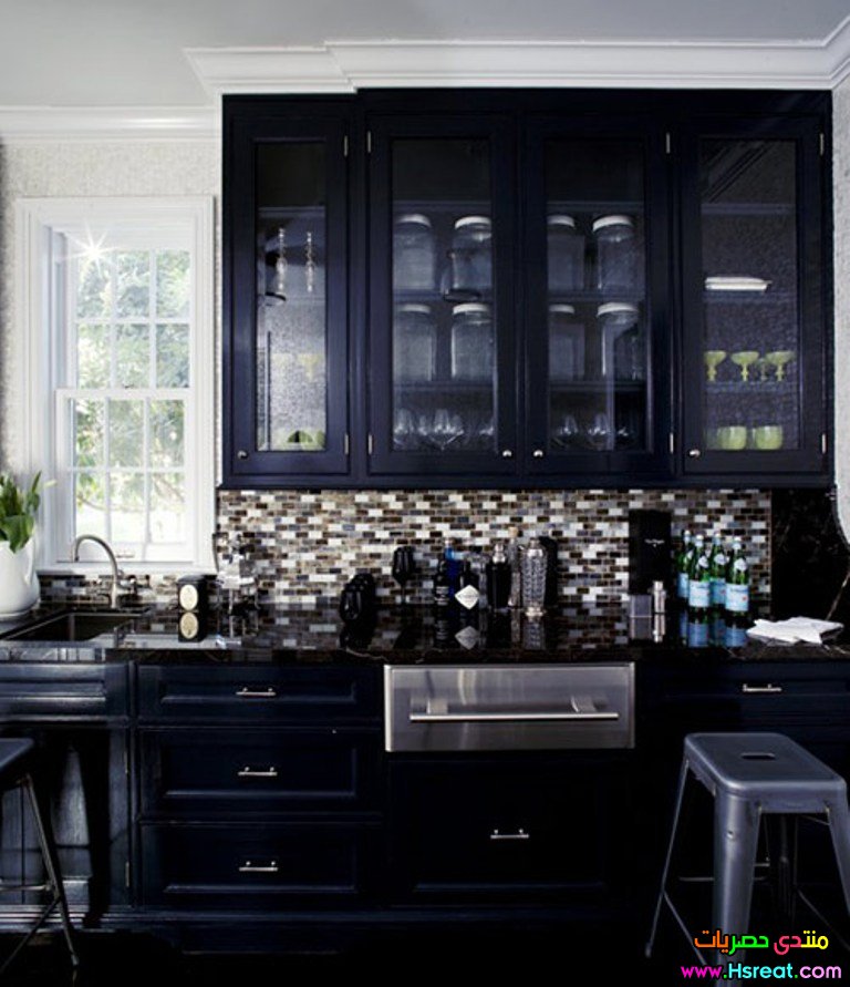 Black-Kitchen-Cabinets-in-a-Small-Kitchen.jpg