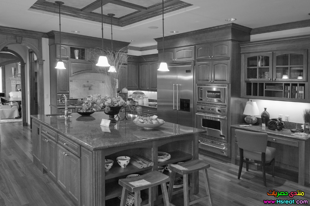 black-painted-kitchen-cabinets-l-3e4fcbdd2ab5b4be.jpg