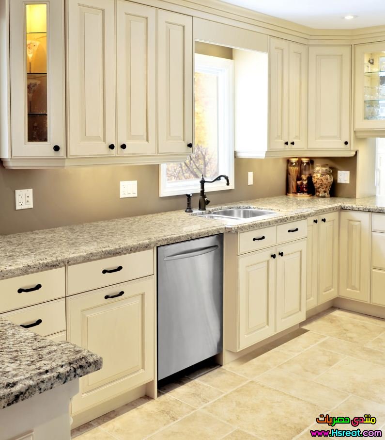 colorful-open-kitchen-in-cream.jpg