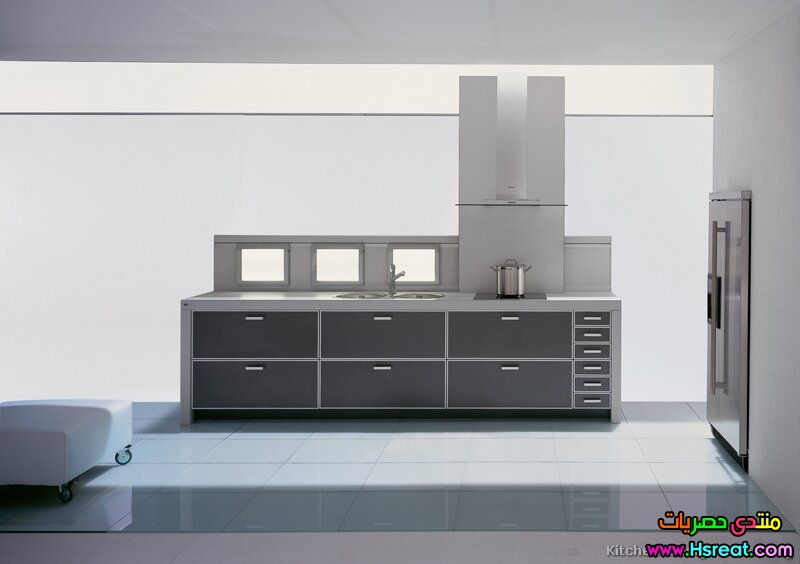 kitchen-cabinets-modern-two-tone-201-A132a-aluminum-frame-dark-gray-white-light-panels.jpg