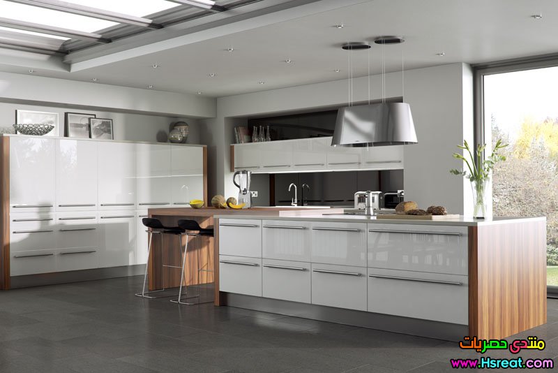 odyssey-acrylic-gloss-white-kitchen-1.jpg