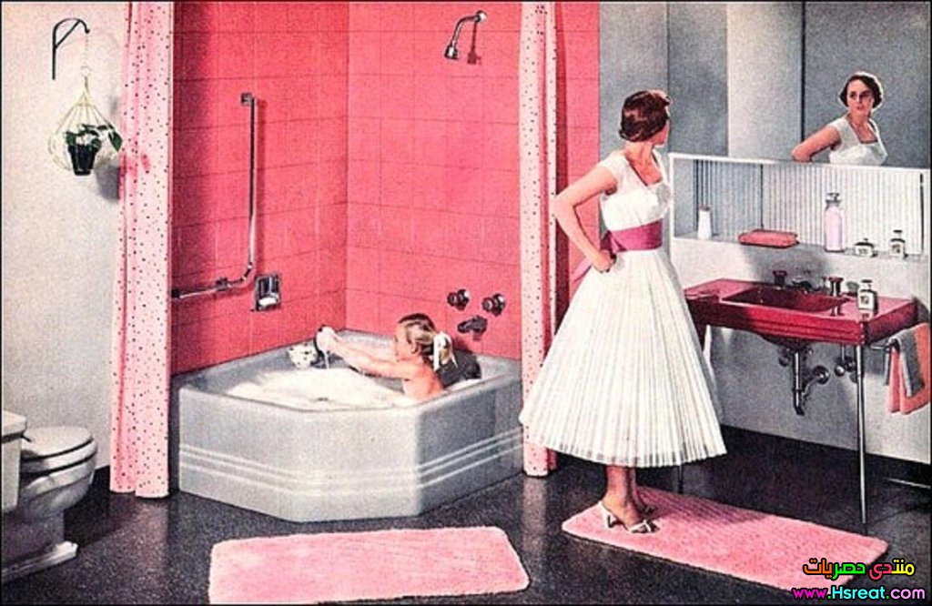 pink-touching-sense-in-vintage-pastel-bathroom-inspiration.jpg