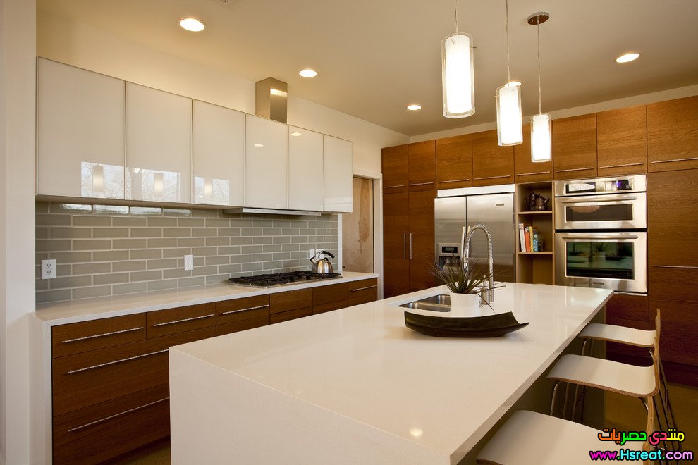 subway-tile-kitchen-Kitchen-Contemporary-with-acrylic-cabinets-bar-stools.jpg
