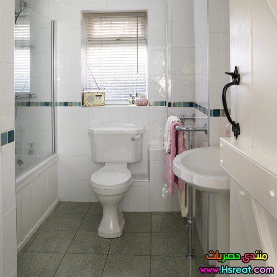 White-bathroom---Modern-bathrooms.jpg
