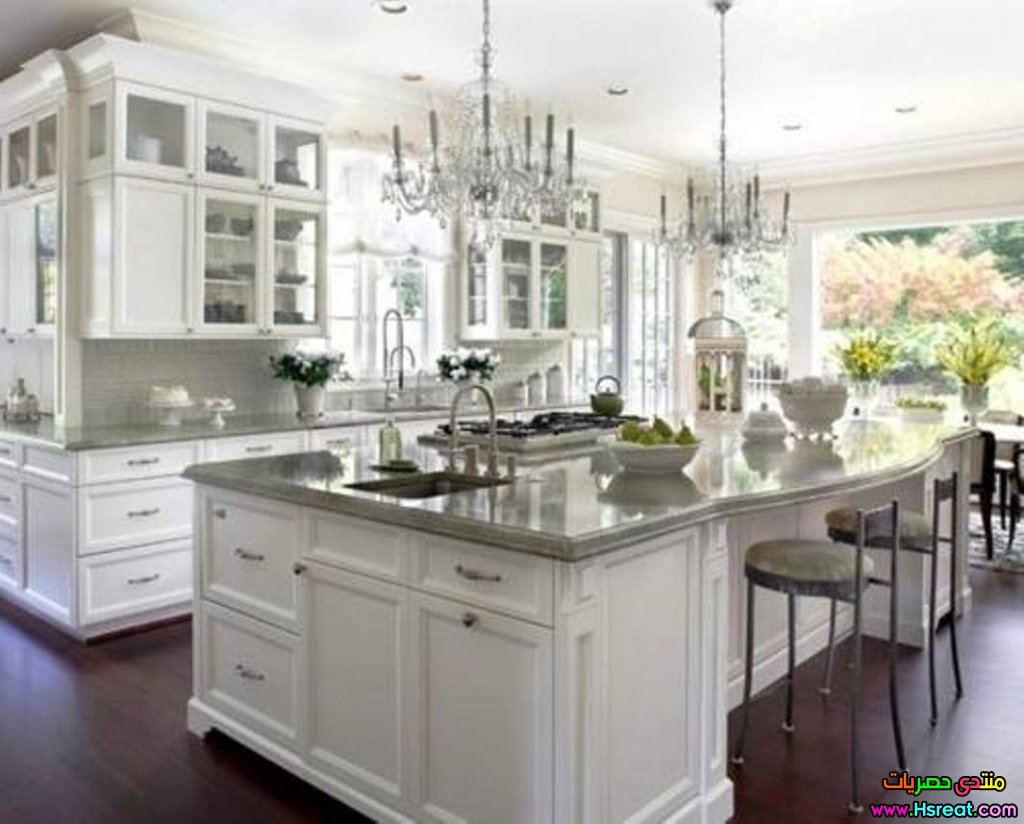White-Kitchen-Cabinets-With-Granite-Countertops.jpg